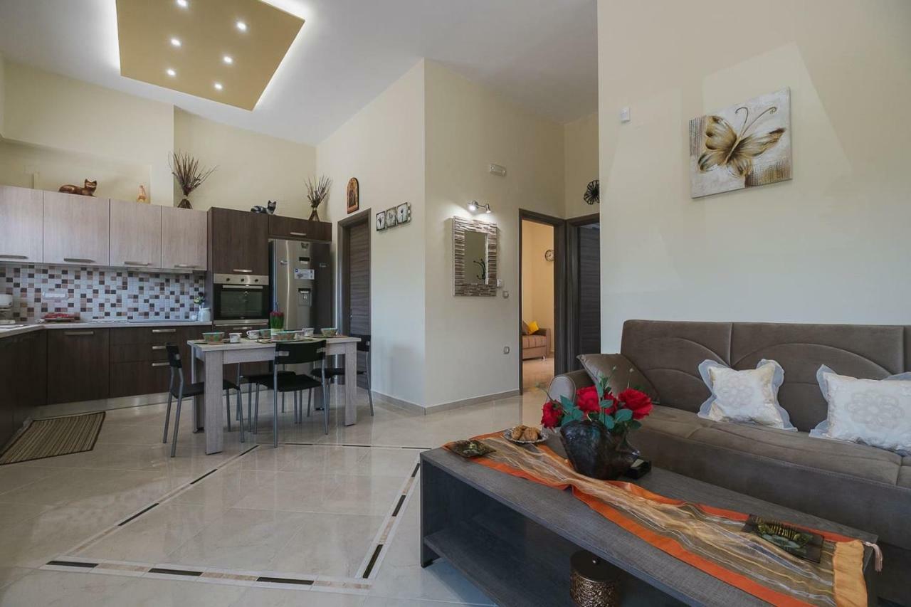 Spacious Home With Parking Chrissi Akti Chania Exterior foto
