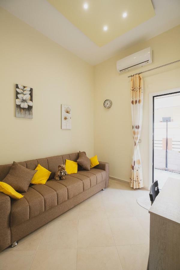 Spacious Home With Parking Chrissi Akti Chania Exterior foto