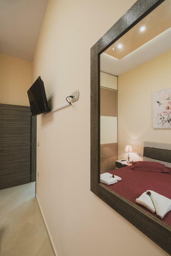 Spacious Home With Parking Chrissi Akti Chania Exterior foto